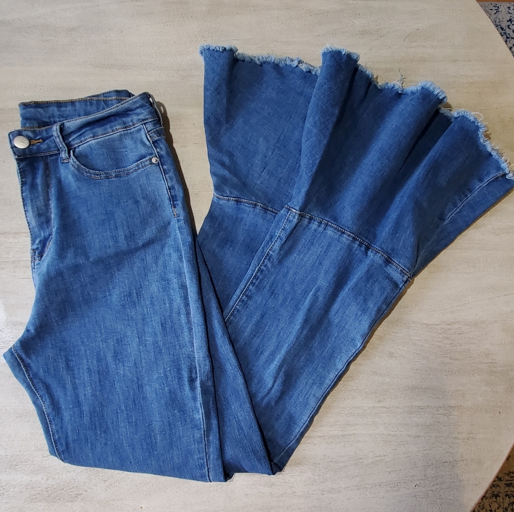 Shein faded mega-flare high-waist jean sz M